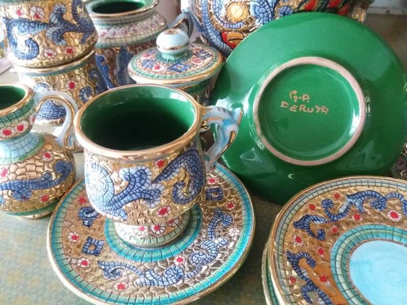 eine schöne Auswahl an Deruta Keramik
