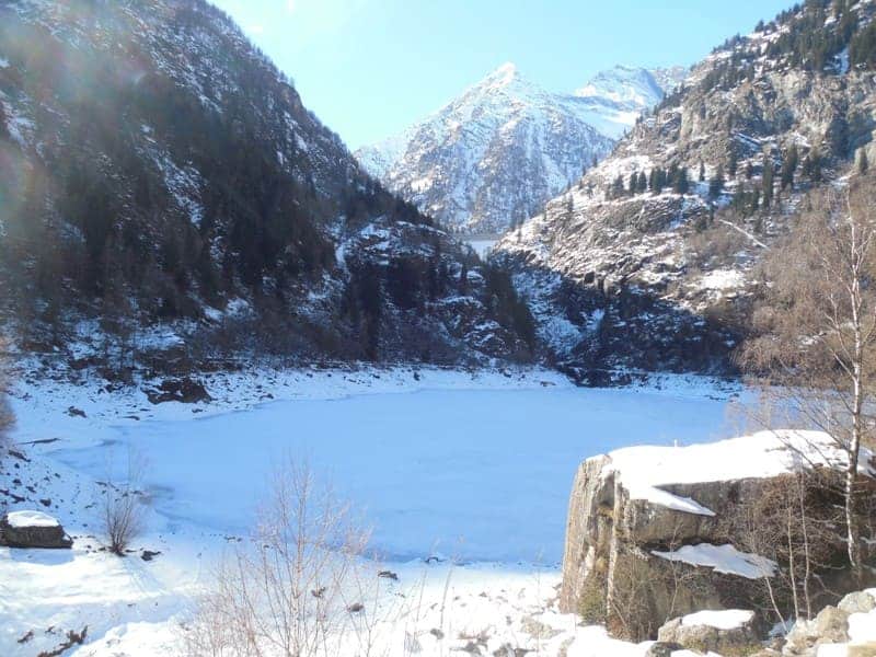 Lago d'Antrona in der Provinz Verbano-Cusio-Ossola im Winter