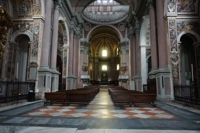Hauptschiff der Basilica di San Gaudenzio